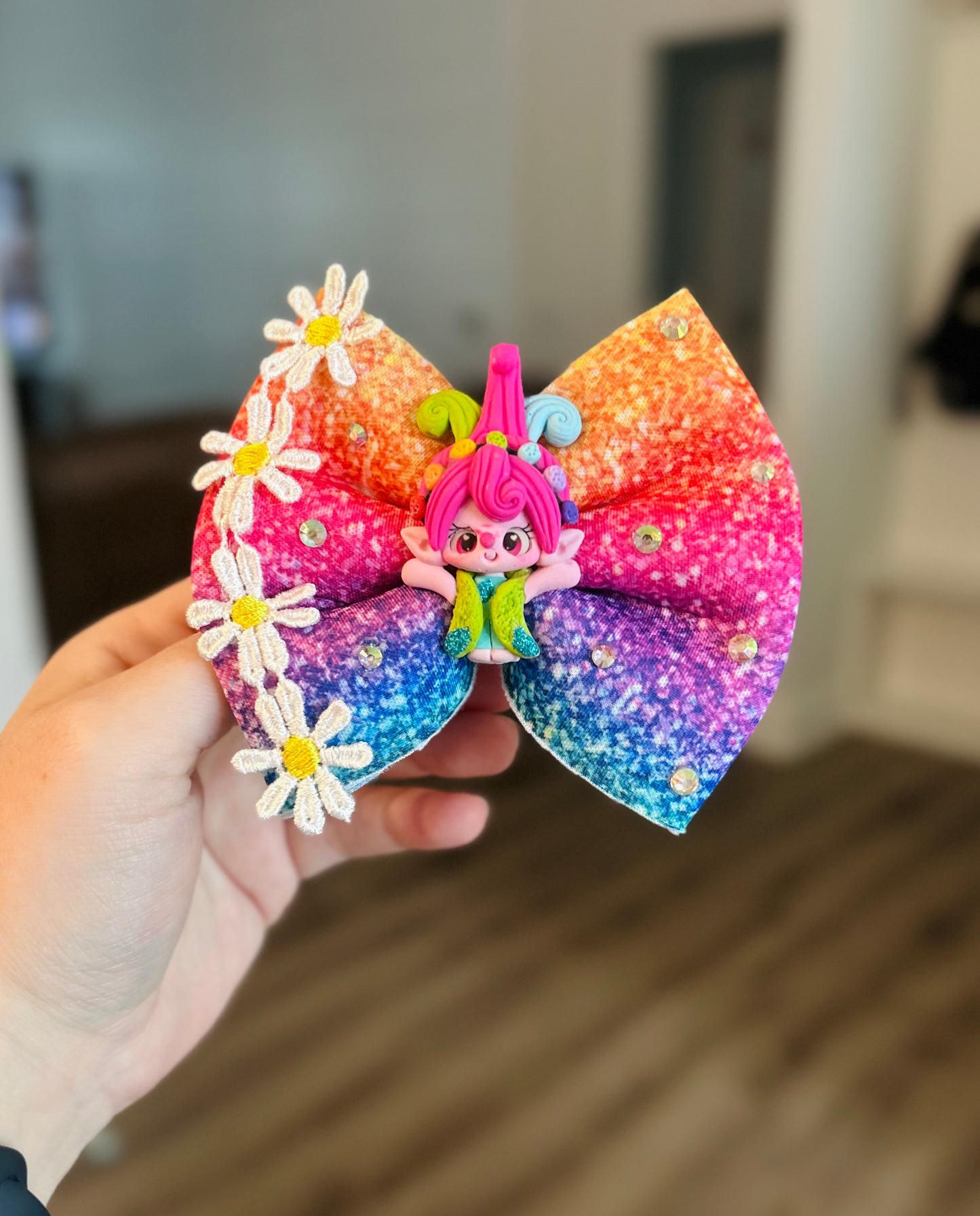 Mystery Clay Center Bow